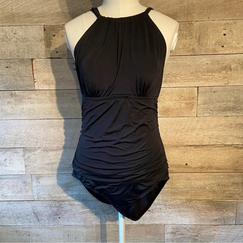 Jantzen women’s black one piece bathing swim suit in size 8